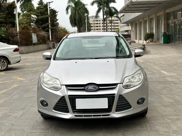 Ford Fox Focus 2012 Sedan 1.6l Automatic Comfort Type — фото