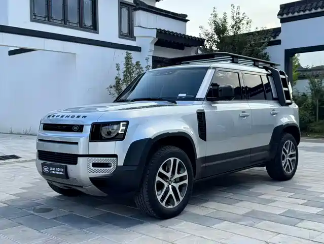 Land Rover Land Rover Defender Land Rover Defender 2020 110 P400 First Matte Silver Special Package Version — фото