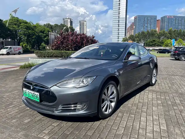 Tesla Model S Model S 2014 Model S P85 — фото