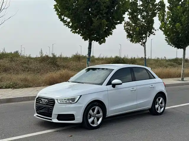 Audi Audi A1 Audi A1 2016 30 Tfsi Sportback Design Fashion Edition — фото