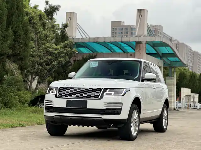 Land Rover Range Rover Range Rover 2019 3.0 Scv6 Legend Edition — фото