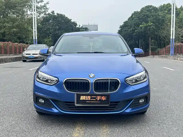 Bmw Bmw 1 Series Bmw 1 Series 2019 118i Fashion Model — фото