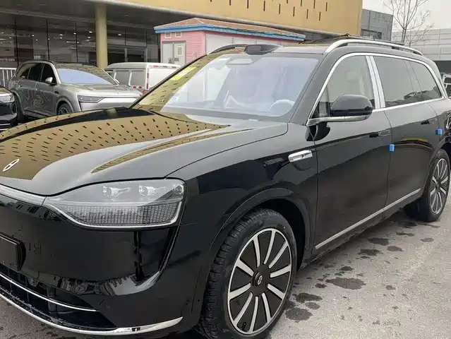 Aito Asks The World Wenjie M9 Wenjie M9 2025 Extended Range Ultra Version 52kwh 6-Seater Version — фото