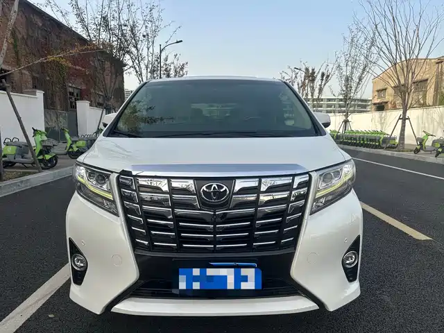 Toyota Elfa Alpha 2015 3.5l Premium Edition — фото