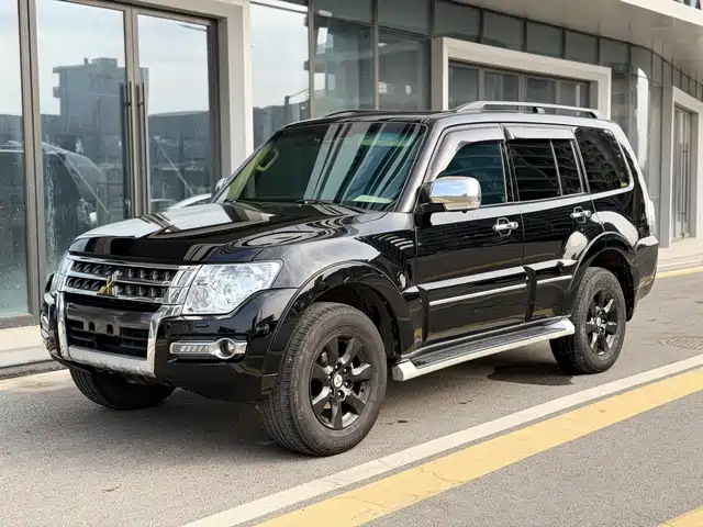 Mitsubishi Pajero (Imported) Pajero Imported 2016 3.0l Automatic Premium Version, National V — фото