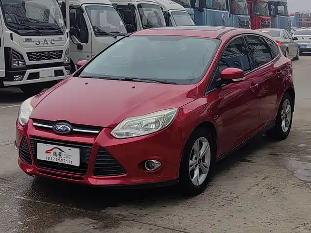 Ford Fox Focus 2012 Hatchback 1.6l Automatic Fashion Model — фото