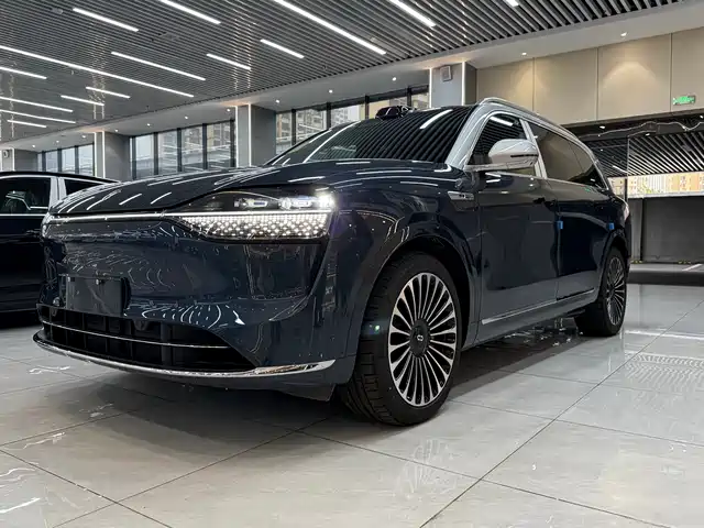Aito Asks The World Wenjie M9 Wenjie M9 2024 Extended Range Ultra Version 52kwh 6-Seater Version — фото