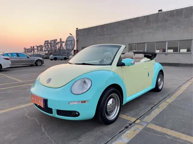 Volkswagen Beetle Beetle 2010 2.0 Blackorange Convertible Deluxe Edition — фото
