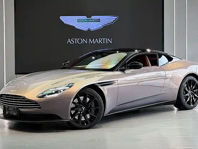 Aston Martin Aston Martin Db11 Aston Martin Db11 2022 4.0t V8 Coupe — фото
