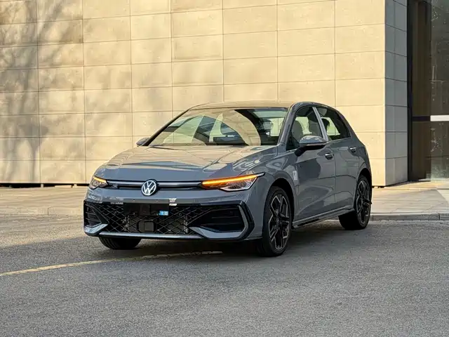 Volkswagen Golf Golf 2025 300tsi R-Line — фото