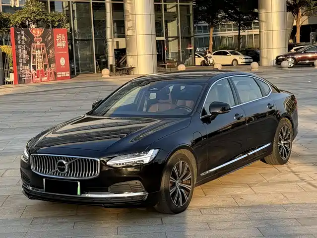 Volvo Volvo S90 Plug-In Hybrid Volvo S90 Plug-In Hybrid 2022 T8 E-Drive Hybrid Zhiyi Luxury Edition — фото