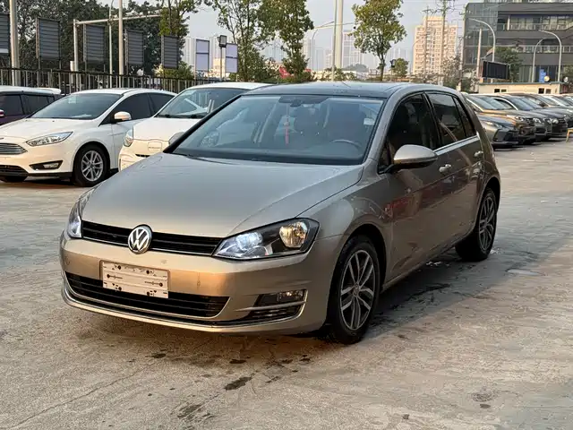 Volkswagen Golf Golf 2016 230tsi Automatic Luxury Model — фото