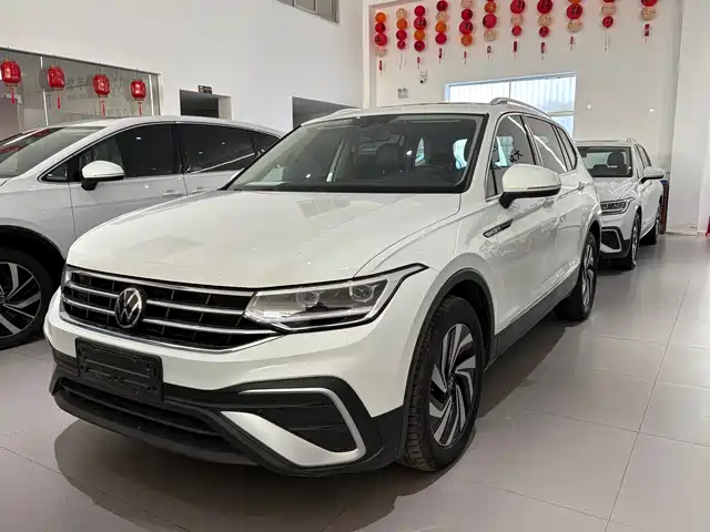 Volkswagen Tiguan L Tiguan L 2024 300tsi Automatic Two-Wheel Drive Smart Version — фото