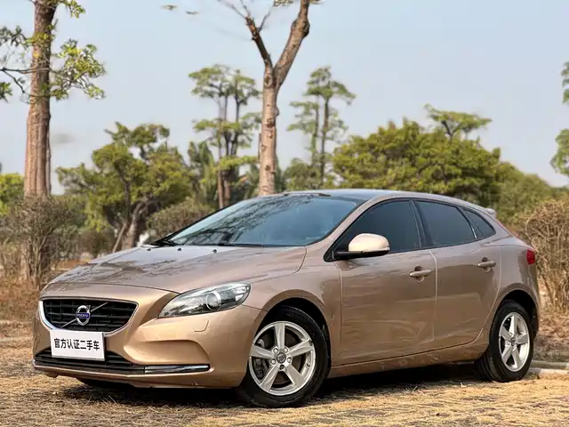 Volvo Volvo V40 Volvo V40 2016 T3 Zhiyi Edition — фото