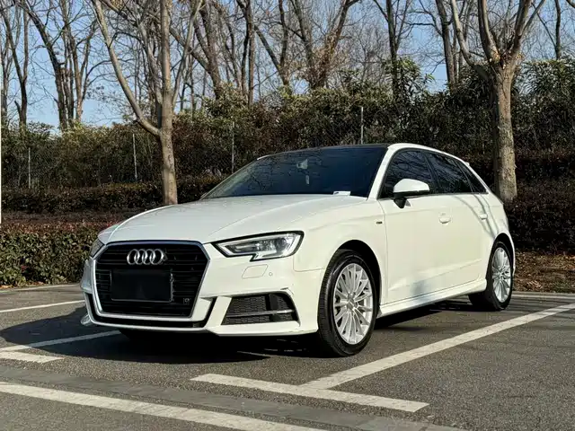 Audi Audi A3 Audi A3 2018 30th Anniversary Model Sportback 35 Tfsi Fashionable Model — фото