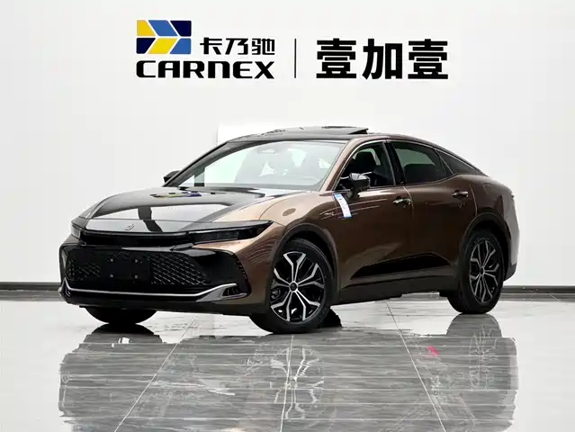 Toyota CrownSportCross Crown Sportcross 2023 2.5l Sportcross Hev Two-Wheel Drive Premium Version — фото