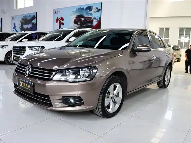 Volkswagen Bora Bora 2014 1.6l Automatic Comfort Model — фото