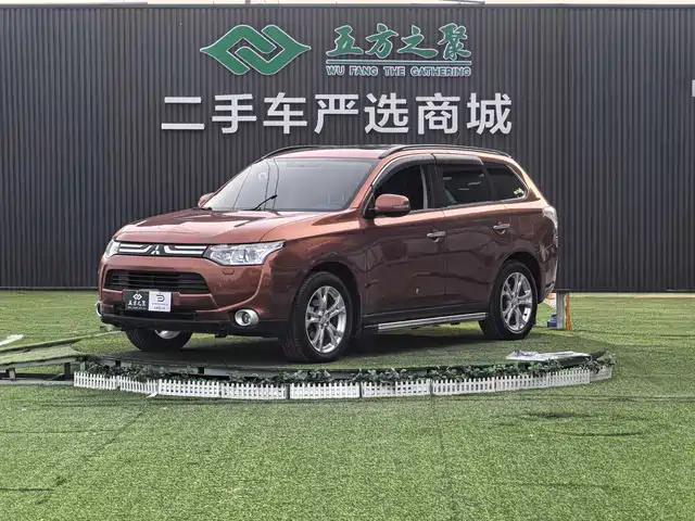 Mitsubishi Outlander (Imported) Outlander Imported 2014 2.4l Four-Wheel Drive Luxury Value Version, 5 Seats — фото