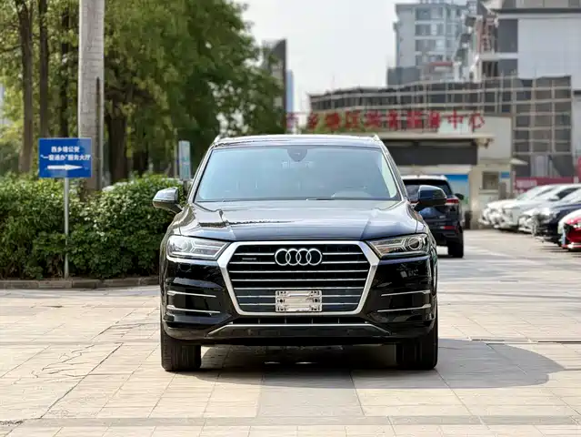 Audi Audi Q7 Audi Q7 2016 45 Tfsi Technology — фото