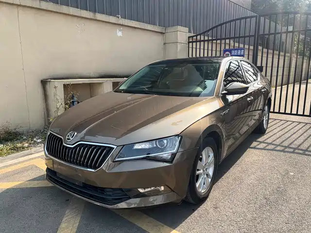 Skoda Speedy Superb 2016 Tsi280 Dsg Forward Version — фото