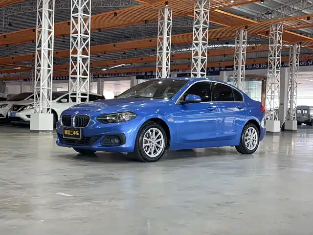 Bmw Bmw 1 Series Bmw 1 Series 2018 118i Fashion Model — фото
