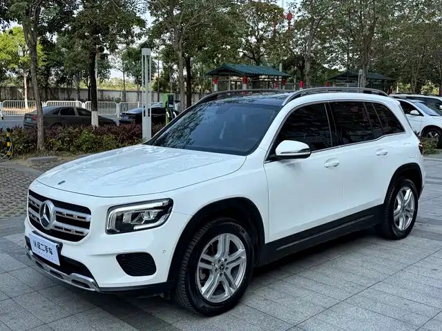 Mercedes-Benz Mercedes-Benz Glb Mercedes-Benz Glb 2022 Facelift Glb 200 Fashion Model — фото
