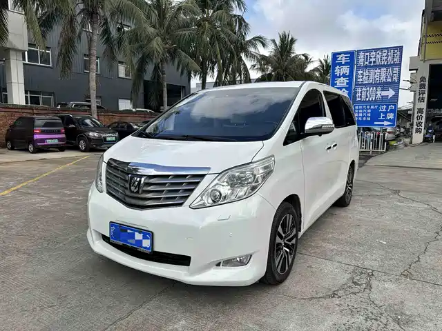 Toyota Elfa Alfa 2011 3.5l Deluxe Edition — фото