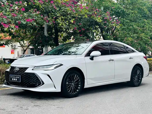 Toyota Asian Dragon Asia Dragon 2022 2.5l Touring Premium Edition — фото