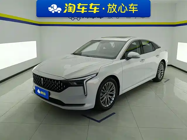 Galloping Pentium B70 Pentium B70 2025 Longyao Edition 1.5t Enjoyment Model — фото