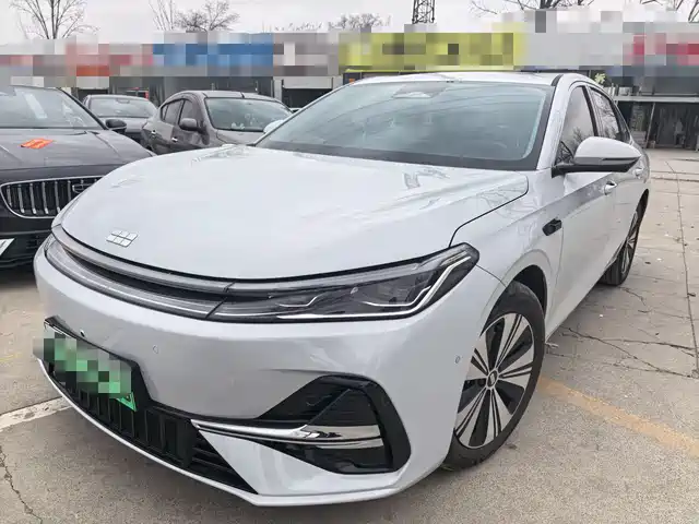 Geely Galaxy Galaxy A7 Galaxy A7 2025 EM-i 150km Starship Edition — фото
