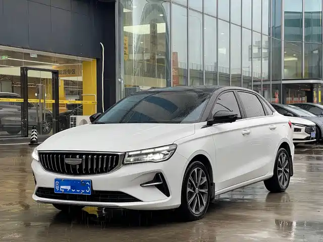 Geely Automobile Emgrand Emgrand 2026 4th generation 4 million commemorative model 1.5L CVT fly-over type — фото