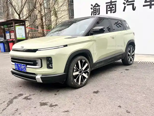 Geely Automobile Geely Icon Geely Icon 2023 1.5td Chocolate Premium Edition — фото