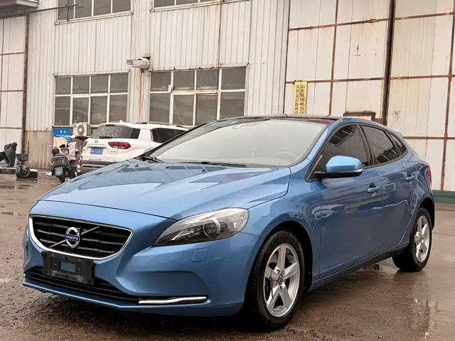Volvo Volvo V40 Volvo V40 2016 T3 Zhiyi Edition — фото