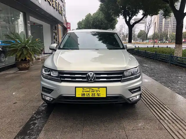 Volkswagen Tiguan L Tiguan L 2021 330tsi Automatic Two-Wheel Drive Smart Version — фото