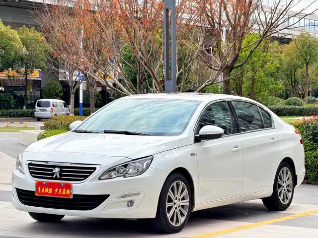 Peugeot Peugeot 408 Peugeot 408 2015 1.2t Automatic Luxury Version — фото