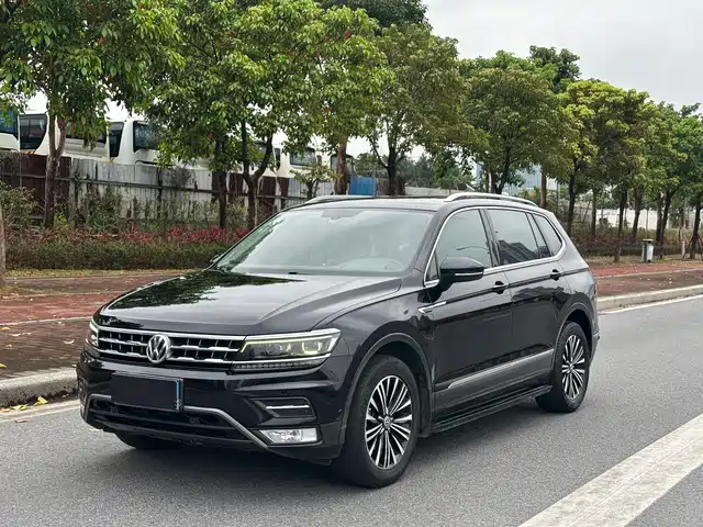 Volkswagen Tiguan L Tiguan L 2017 330tsi Automatic Two-Wheel Drive Flagship Version — фото