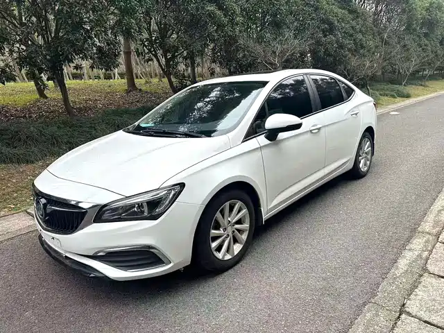Buick Valeant Weilang 2015 Sedan 20t Dual Clutch Elite — фото