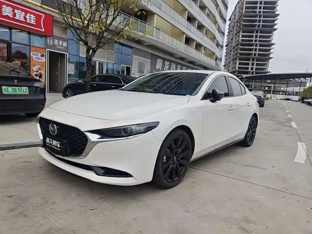 Mazda Mazda3 Angkesela Mazda3 Angkesela 2022 2.0l Automatic Quality Obsidian Edition — фото