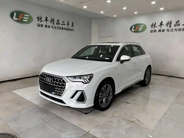Audi Audi Q3 Audi Q3 2024 40 Tfsi Fashionable And Dynamic — фото