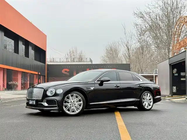 Bentley Galloping Flying Spur 2022 4.0t V8 Standard Edition — фото