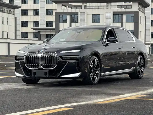 Bmw Bmw 7 Series Bmw 7 Series 2023 740li Exclusive M Sports Package — фото