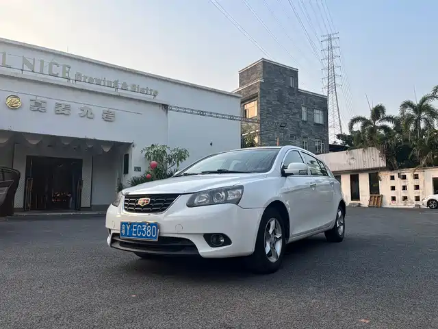 Geely Automobile Classic Emgrand Classic Emgrand 2013 Hatchback 1.5l Manual Enterprising — фото