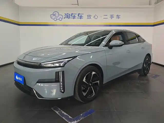 Geely Galaxy Galaxy L6 Galaxy L6 2024 125km Plus Dragon Edition — фото