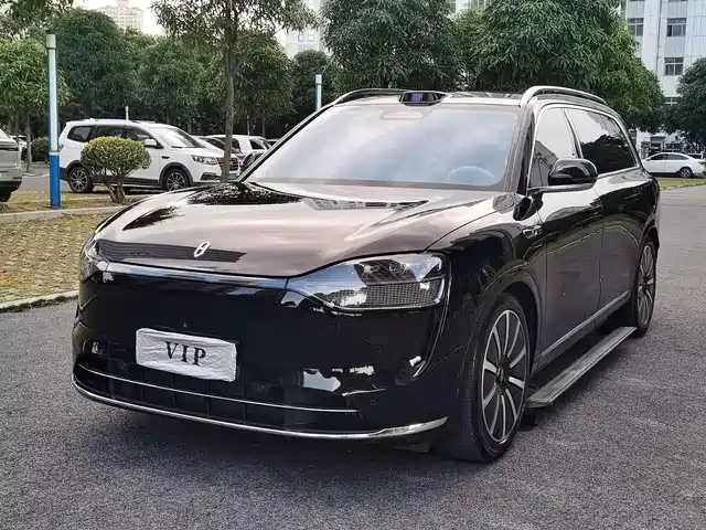 Aito Asks The World Wenjie M9 Wenjie M9 2024 Extended Range Ultra Version 42kwh 6-Seater Version — фото