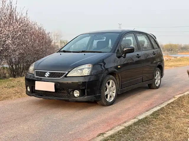 Suzuki Liana Liana 2013 hatchback 1.4L manual luxury model — фото