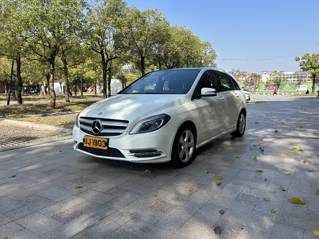 Mercedes-Benz Mercedes Benz B Class Mercedes-Benz B-Class 2015 B 200 Luxury — фото