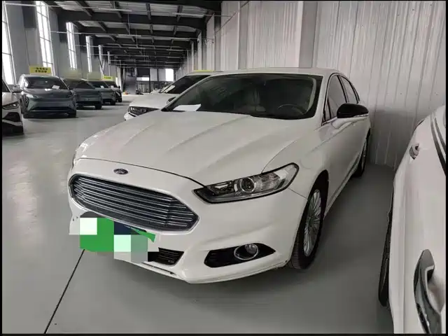 Ford Mondeo Mondeo 2013 2.0l Gtdi200 Fashion Model — фото