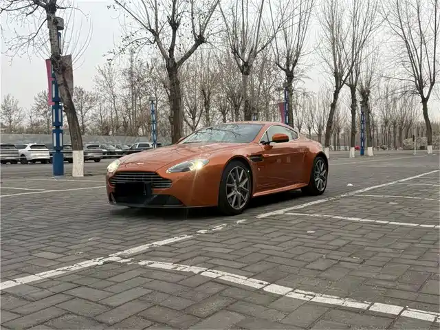 Aston Martin V8 Vantage V8 Vantage 2012 4.7l S Coupe — фото
