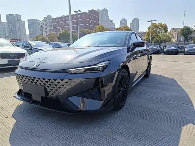 Chang'An Changan Uni-V Changan Uni-V 2025 Third Generation 1.5t 500bar Distinguished Sports Model — фото