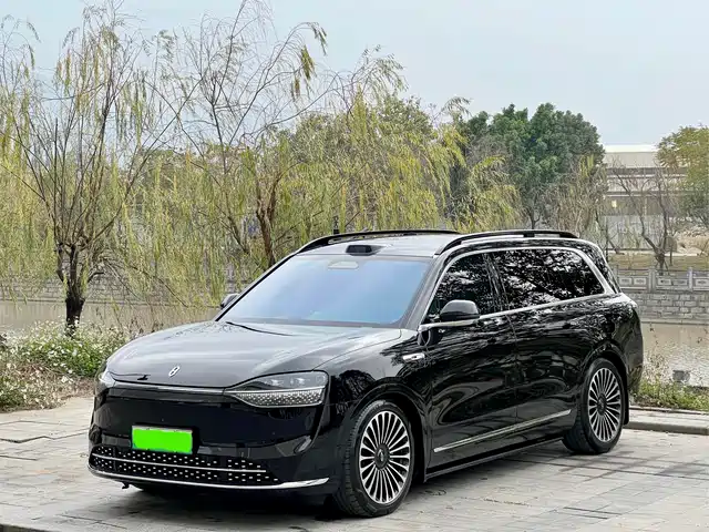 Aito Asks The World Wenjie M9 Wenjie M9 2024 Extended Range Ultra Version 42kwh 6-Seater Version — фото